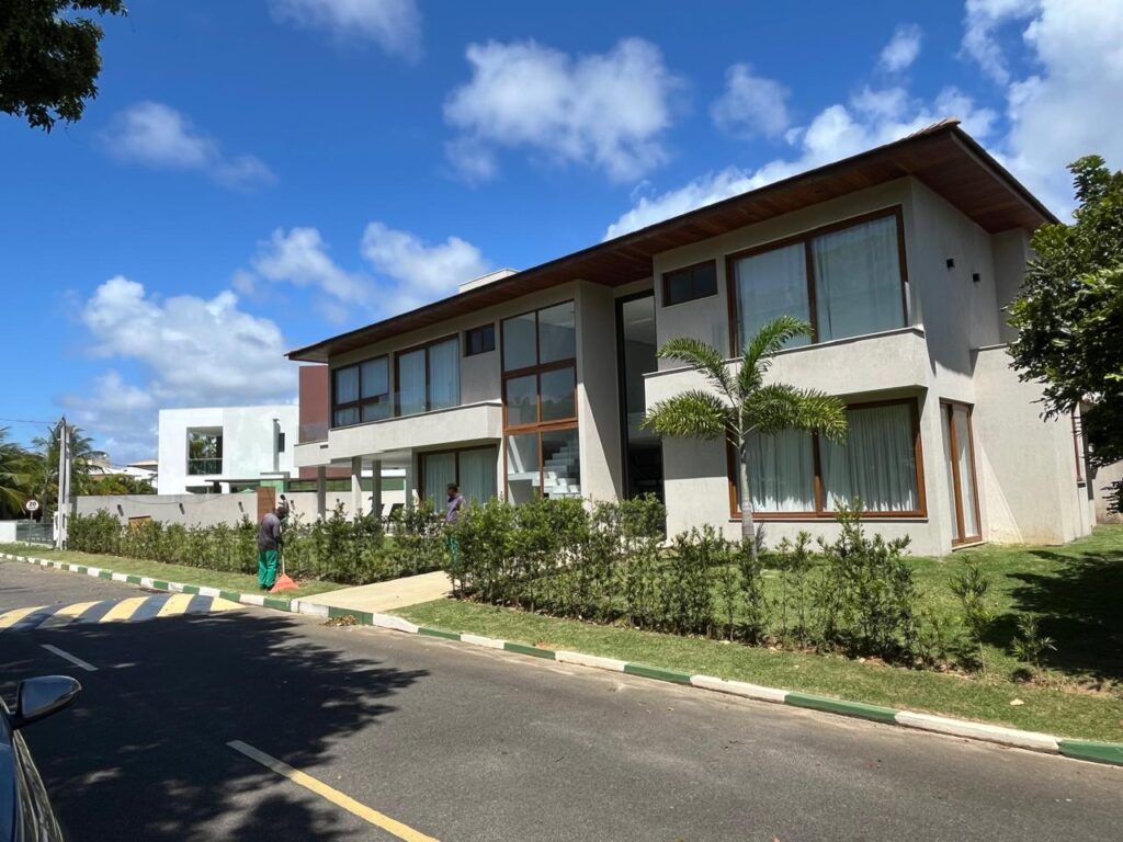 Modern Villa Guarajuba